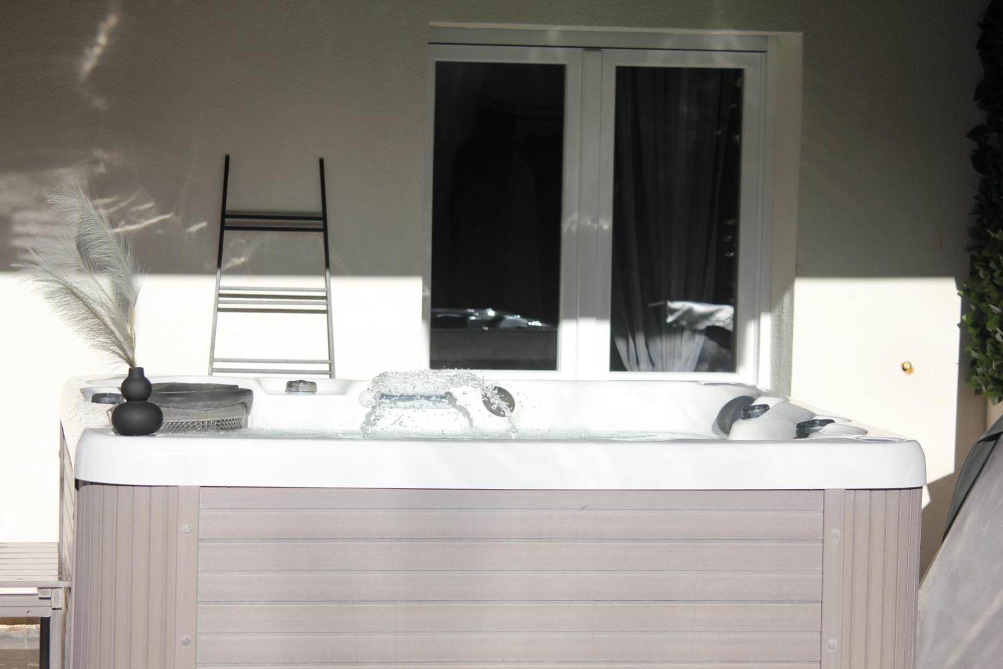 Sinalospa - Culiacan - Appartement Jardin Jacuzzi Sauna A 5 Minutes De Nancy Place Stanislas Champigneulles Exterior foto